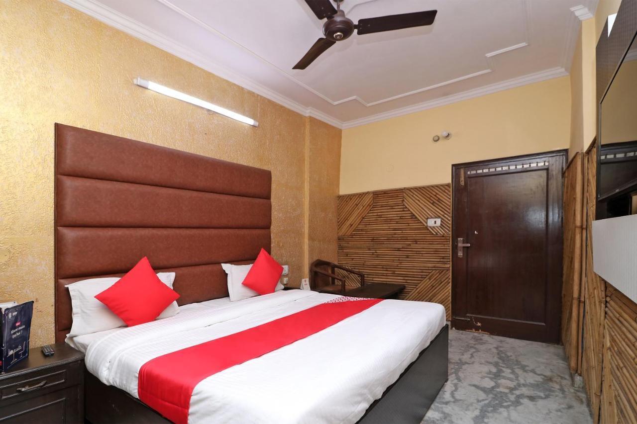 Oyo 29304 Hotel Pooja Yamunānagar Zewnętrze zdjęcie