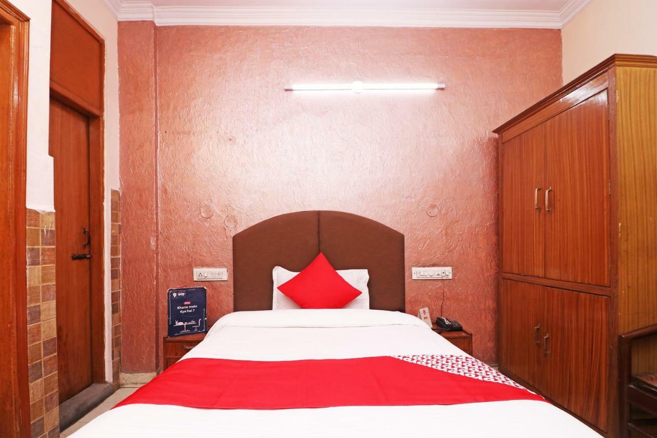 Oyo 29304 Hotel Pooja Yamunānagar Zewnętrze zdjęcie