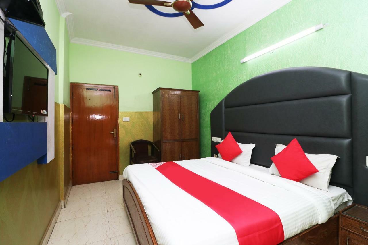 Oyo 29304 Hotel Pooja Yamunānagar Zewnętrze zdjęcie