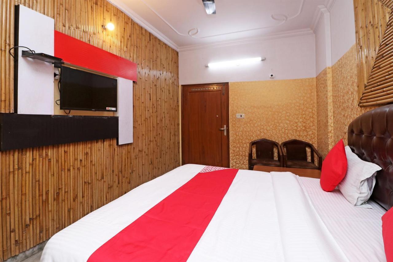 Oyo 29304 Hotel Pooja Yamunānagar Zewnętrze zdjęcie